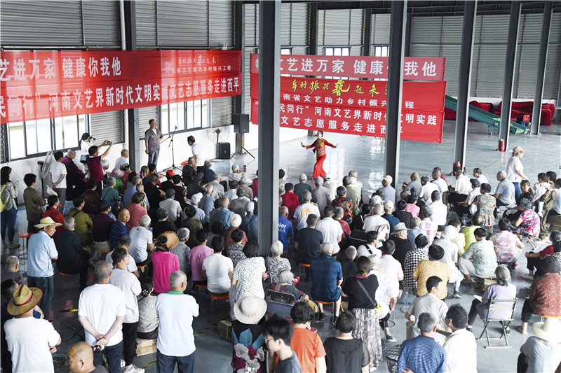 西平縣專探鄉(xiāng)水泉汪村文藝小分隊(duì) (1).jpg