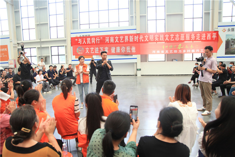 河南永浩戶外用品有限公司文藝小分隊(duì) (3).jpg