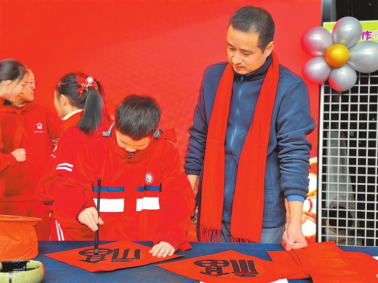 百花迎新樂(lè)中原 文化為民進(jìn)萬(wàn)家