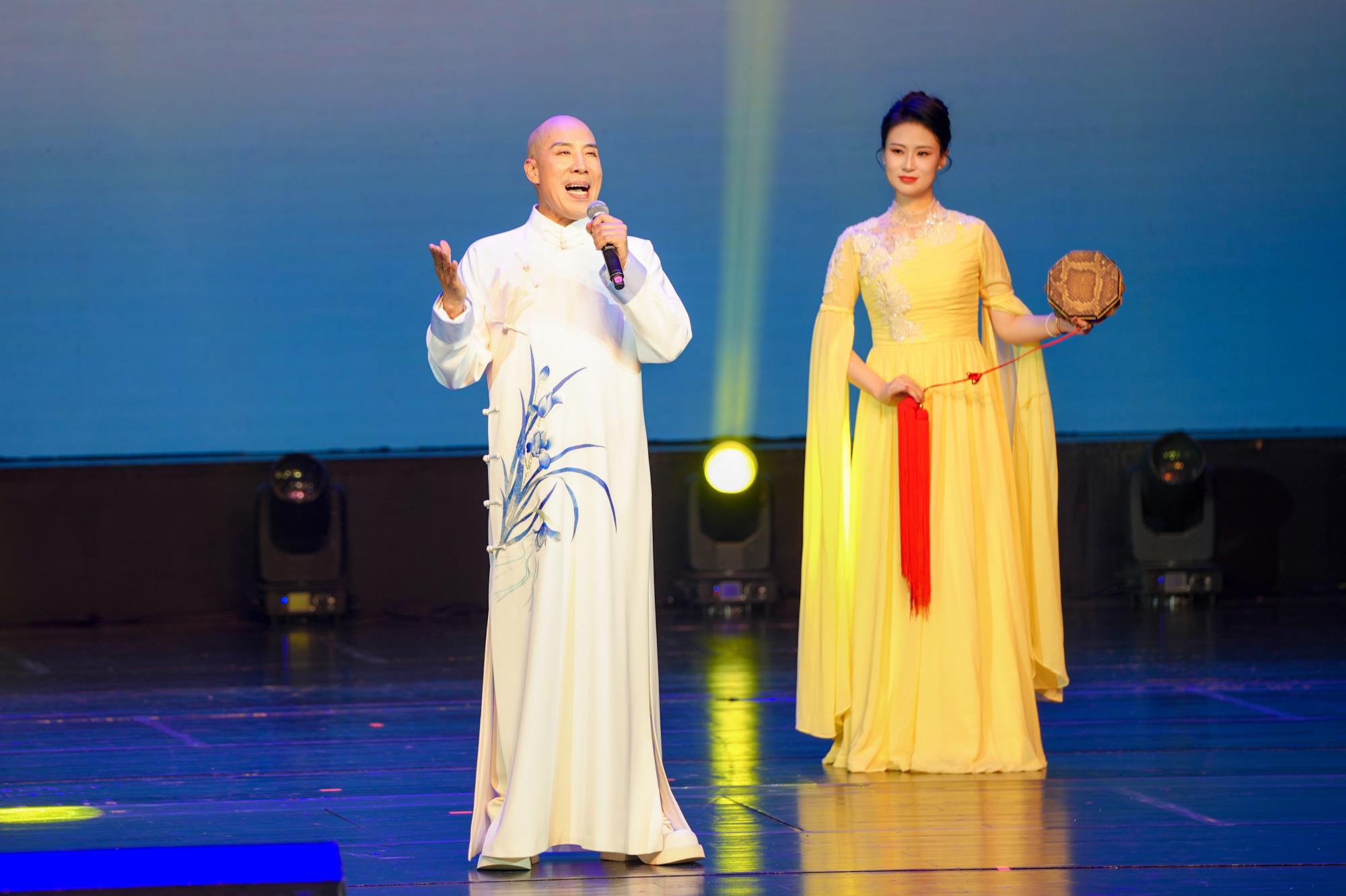 藝術(shù)家：白軍宣  作品：鼓曲新唱《四大鼓曲唱中原》2.jpg