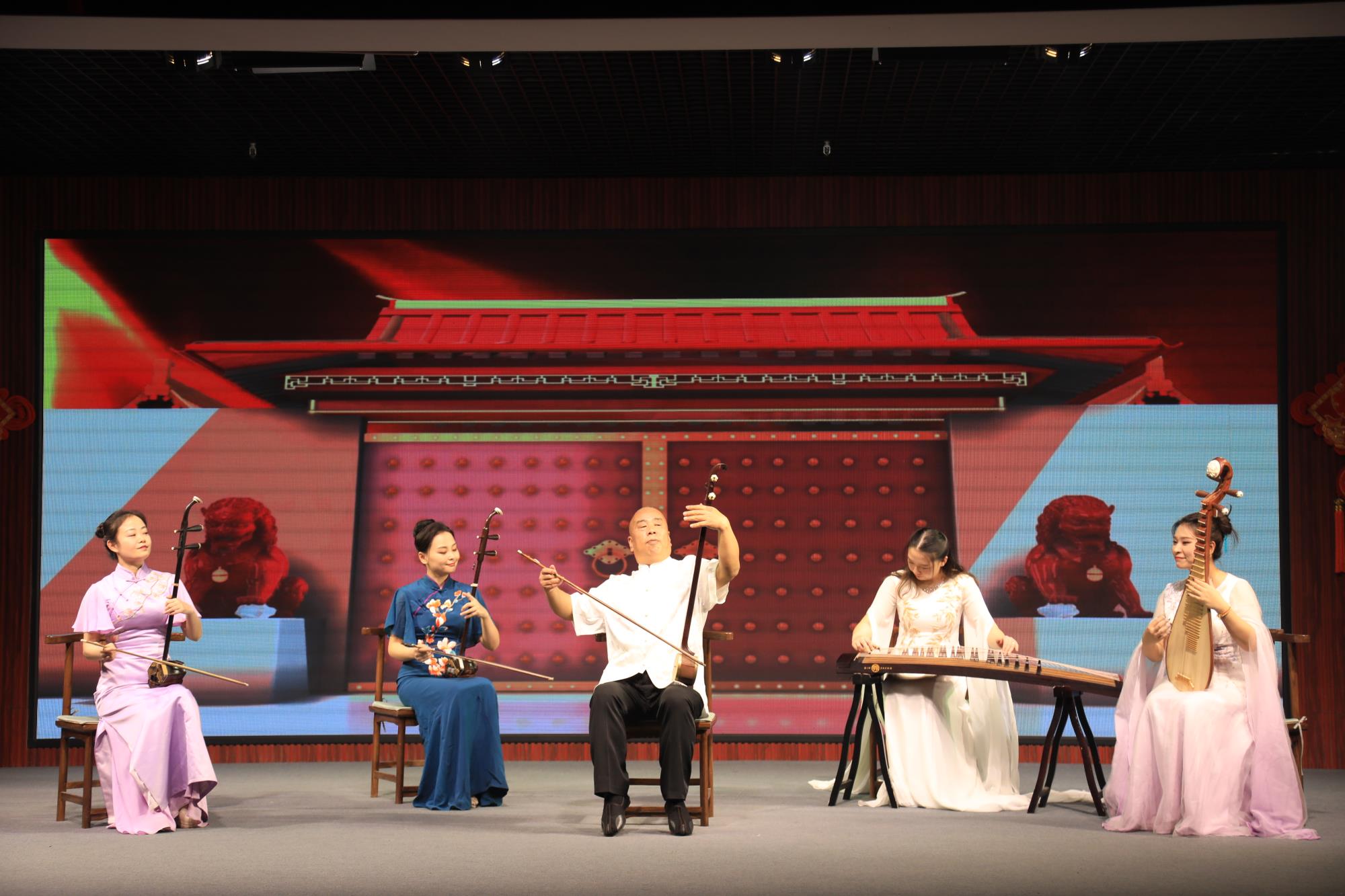 藝術(shù)家：陳勝利  作品：墜胡獨奏《開紅門兒》.JPG