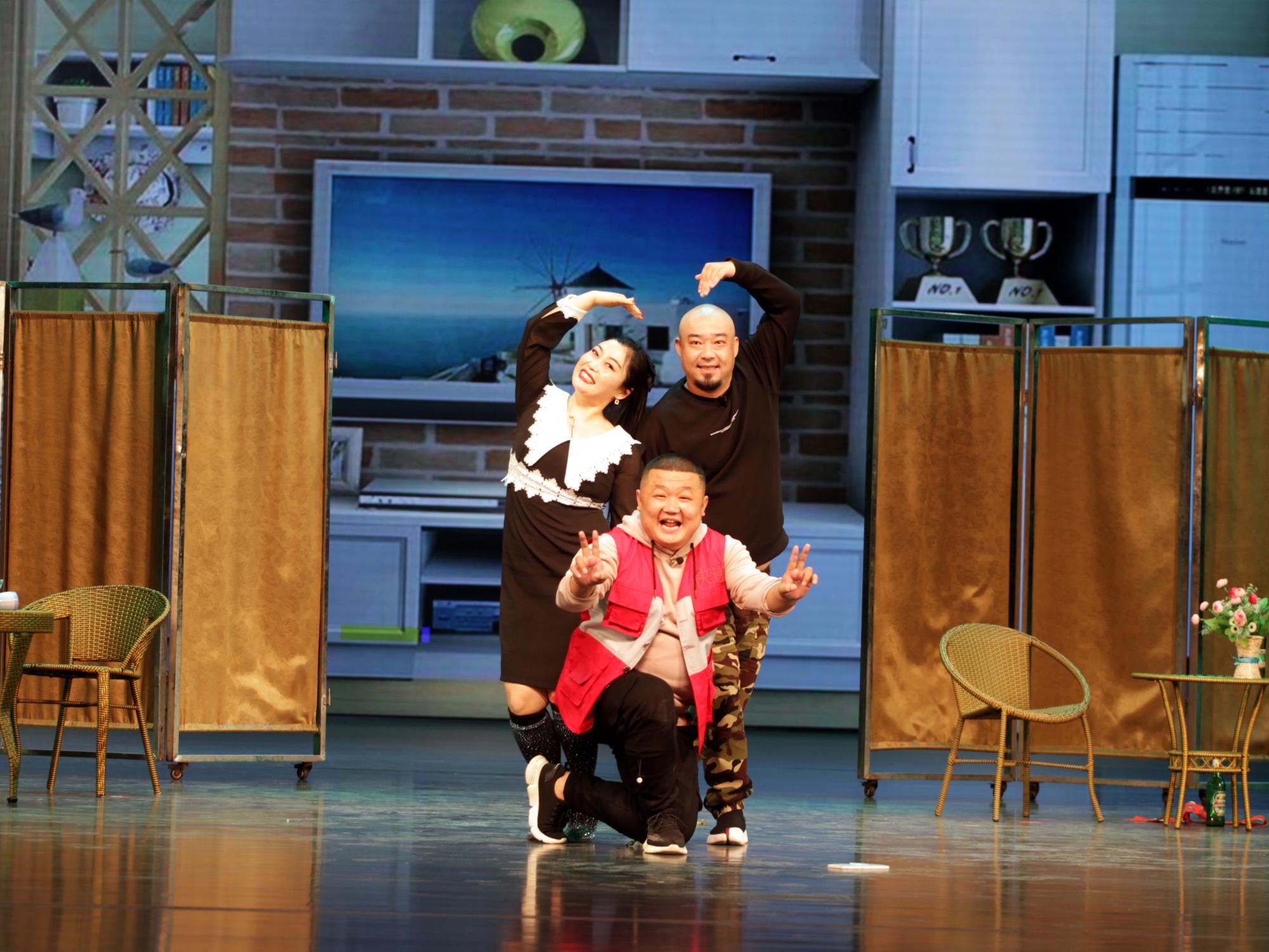 藝術(shù)家：孫雁斌  作品：小品《情感快遞》.JPG